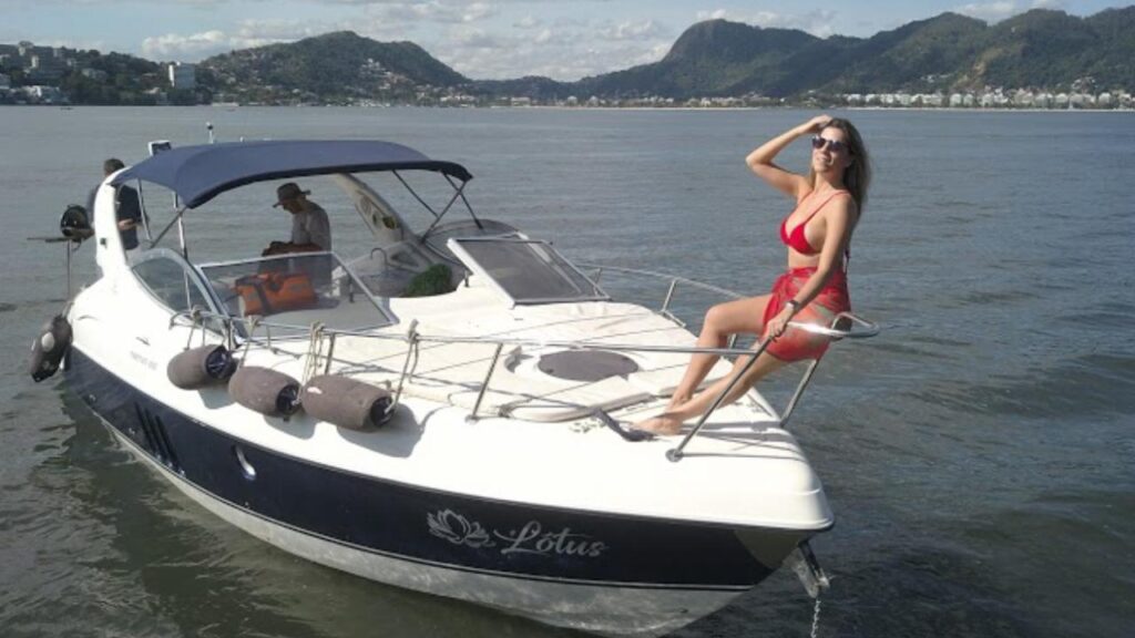 Phantom 300, Roteiro 1