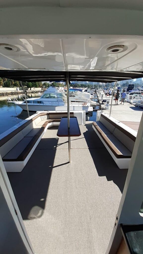 Lobster 400, Roteiro 1