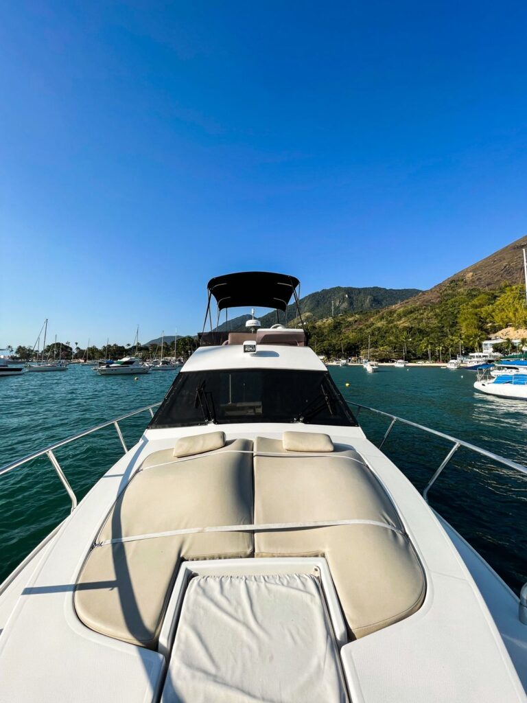 Lancha Oceanic Elegance 36 pés, Roteiro 5, Sentido Norte até a Praia de Castelhanos