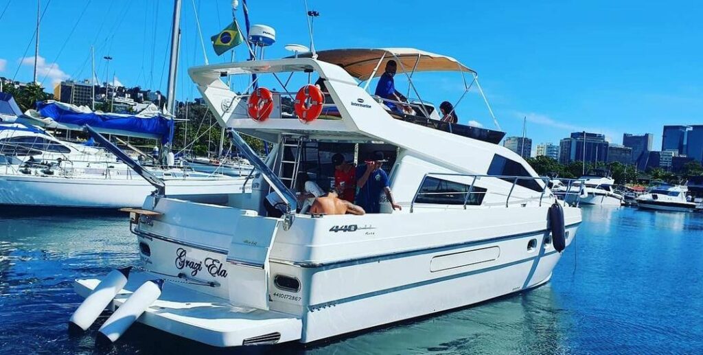 Iate Intermarine 440 Full Gold