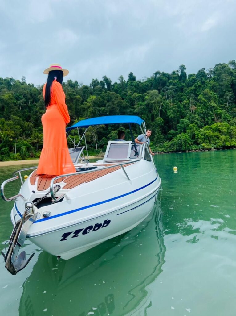 Lancha Focker 215, Roteiro 1