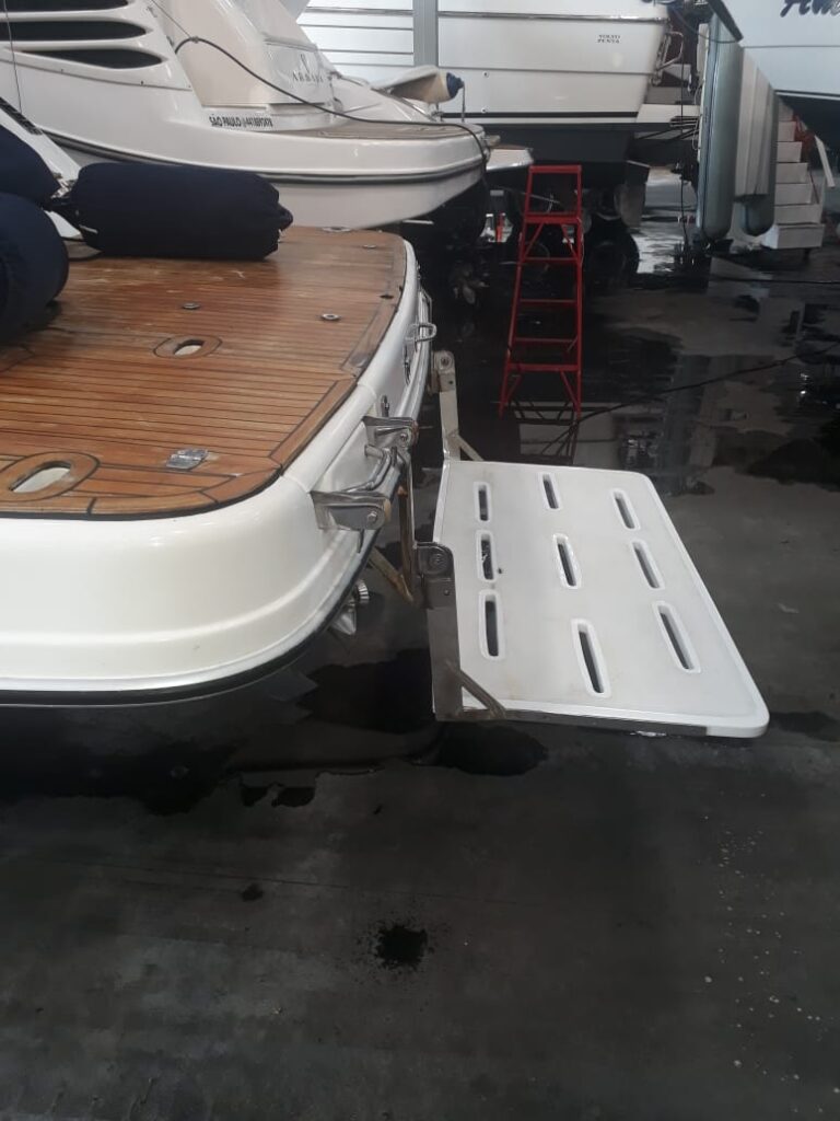 Lancha Phantom 300 I, Roteiro 4H