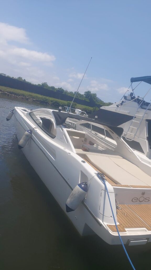 Lancha Excalibur 390, Roteiro 3H