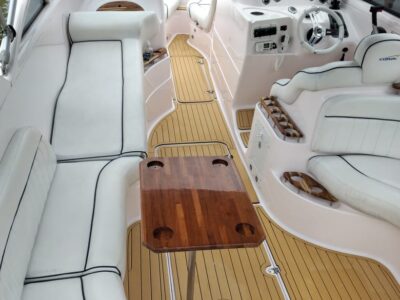 Coral 240, Ilha dos Porcos, Ilha do Farol, Fenda de Nossa Senhora, Pedra do Macaco e Gruta Azul (conforme condições do mar), finalizando nas Prainhas do Pontal do Atalaia