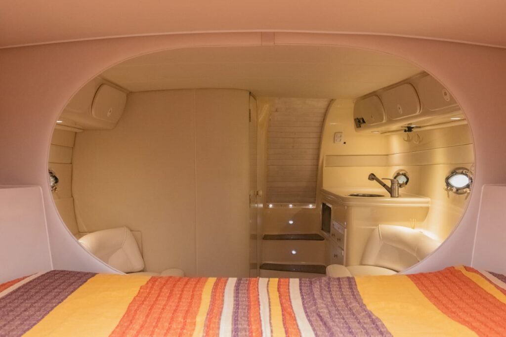 Runner 38, Roteiro 1