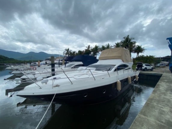 Iate Solara 52, Roteiro Exclusivo