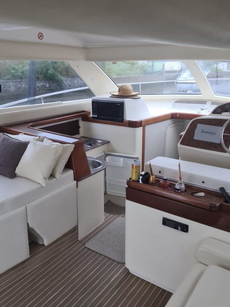 Lancha Carbrasmar 40, Roteiro 1