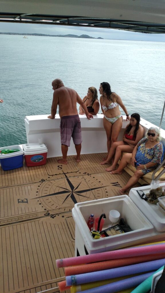 Lancha Mares 45, Roteiro 1