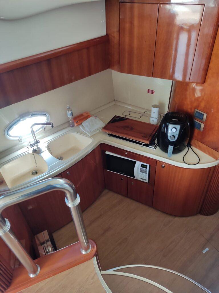 Lancha Azimut 49, Roteiro 1