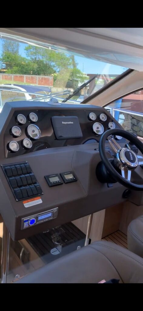 Lancha Cimitarra 46, Roteiro 1