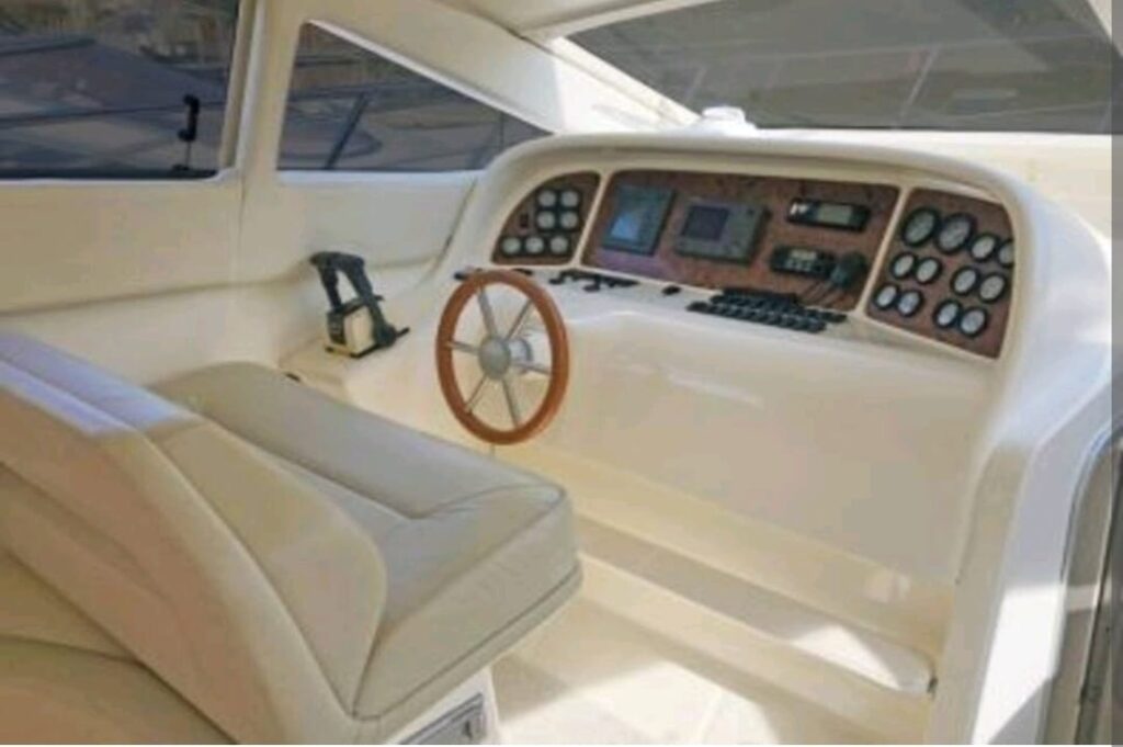 Iate Intermarine 440 Full Gold