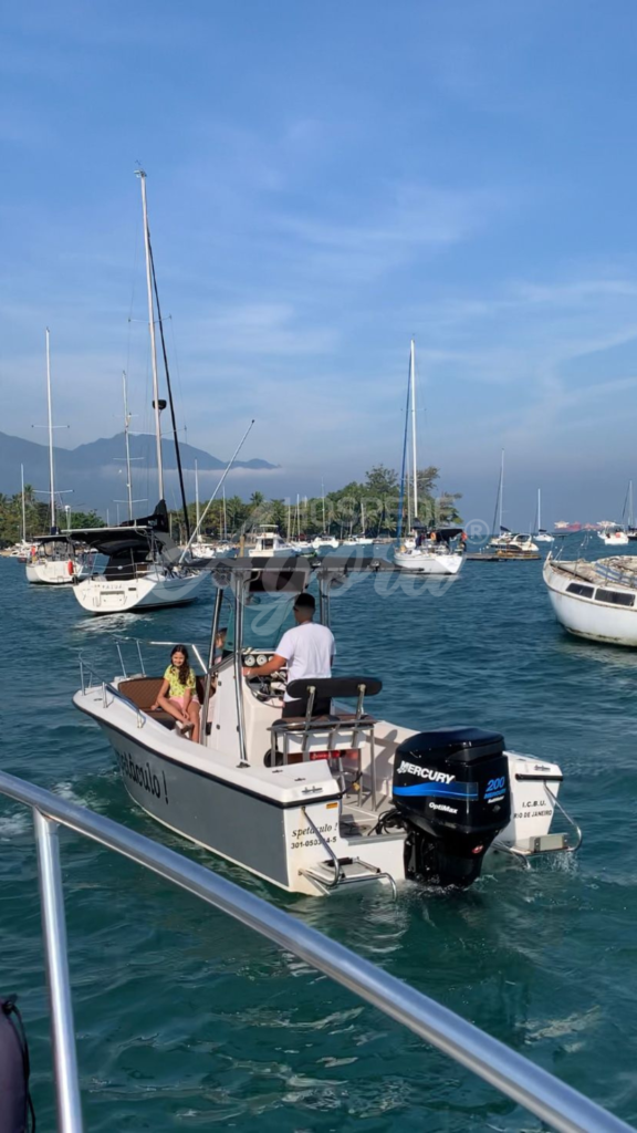 Lancha Fishing 22 pés, Roteiro Norte, até a Praia da Fome