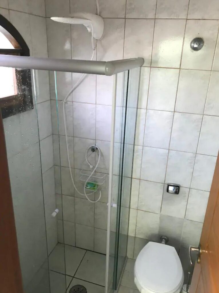Casa no Condomínio Itamambuca, Piscina, Cachoeira, 150m da Praia