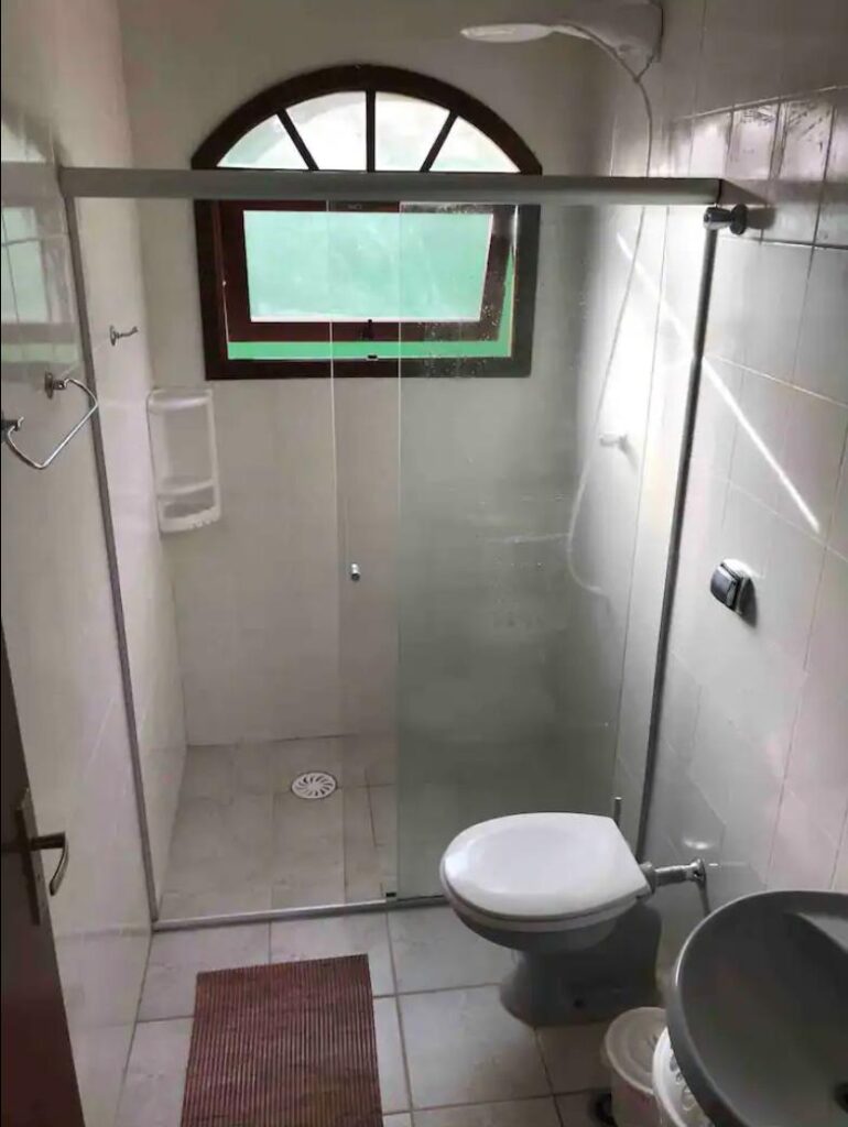 Casa no Condomínio Itamambuca, Piscina, Cachoeira, 150m da Praia