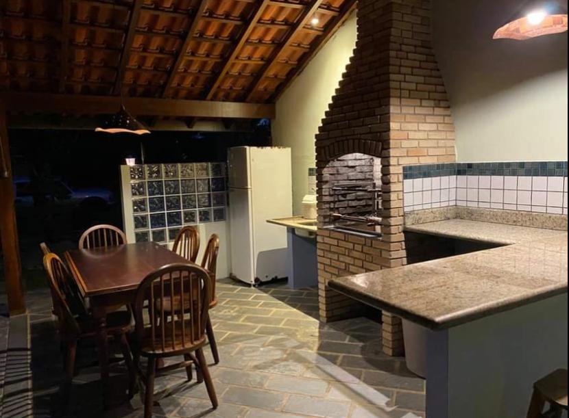 Casa no Condomínio Itamambuca, Piscina, Cachoeira, 150m da Praia