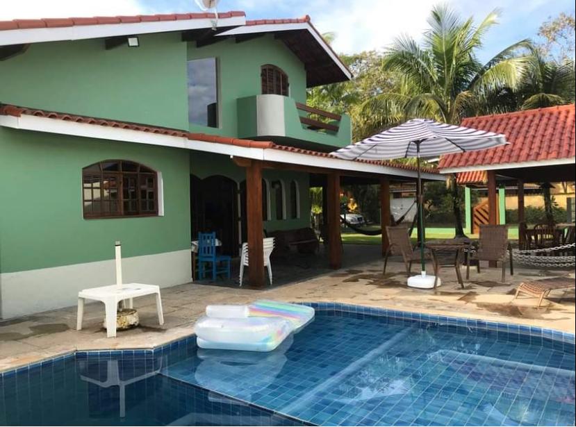 Casa no Condomínio Itamambuca, Piscina, Cachoeira, 150m da Praia