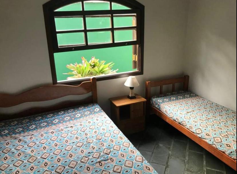 Casa no Condomínio Itamambuca, Piscina, Cachoeira, 150m da Praia