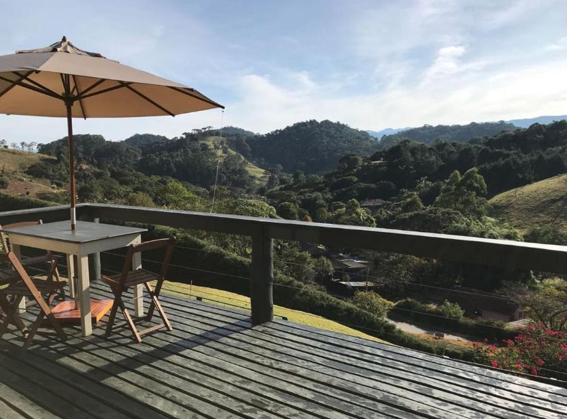 Chalé Encantador, Ótima Área Externa, 1,8 Km do Centro