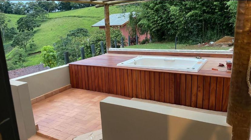 Chalé Encantador, Ótima Área Externa, 1,8 Km do Centro