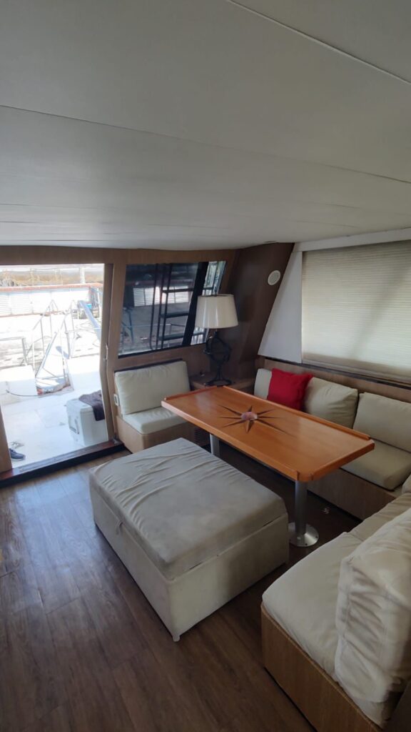 TRAWLER 62 PÉS PARA 24 PESSOAS