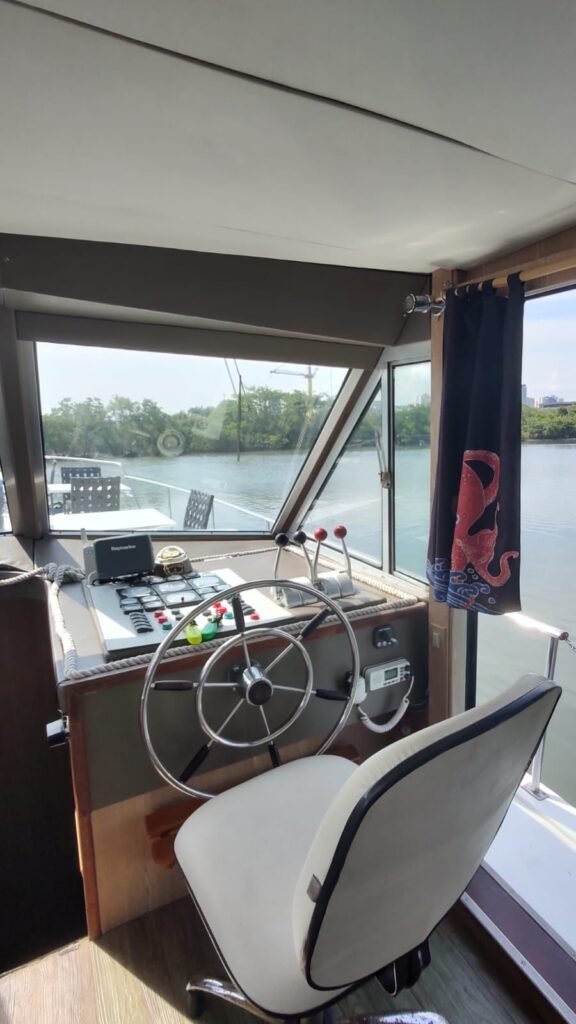 TRAWLER 62 PÉS PARA 24 PESSOAS