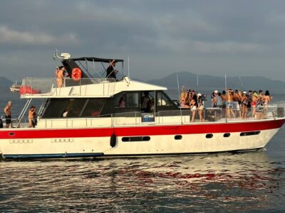 TRAWLER 62 PÉS PARA 24 PESSOAS