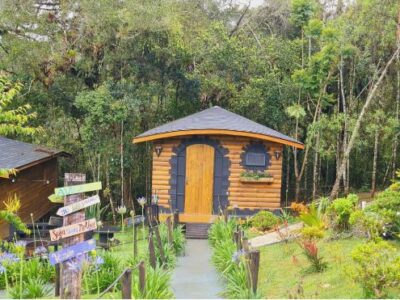 Cabana 1 com hidromassagem, lareira elétrica e vista para mata nativa