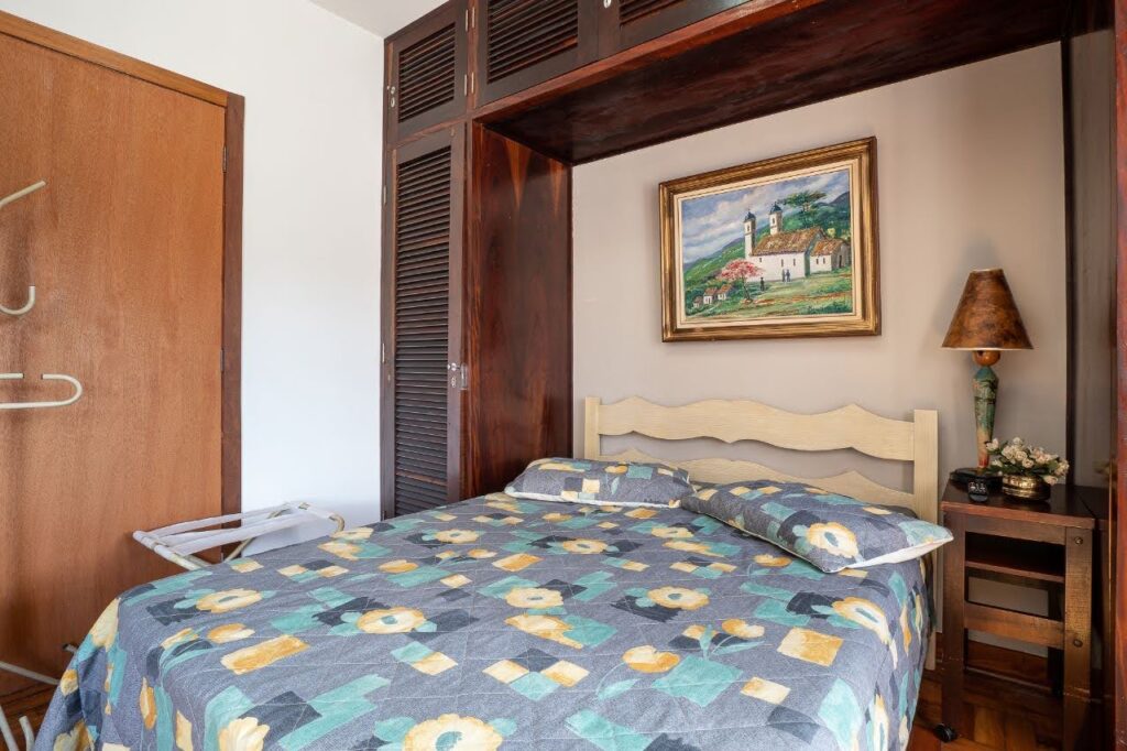 Suíte espaçosa no centro do Capivari