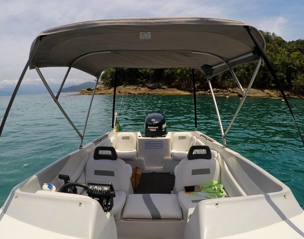 Lancha Privativa Phanton 235, Roteiro Norte, Ilhas Prumirim, Couves, Porcos e Rachada