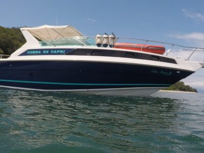 Lancha Cobra Capri 32 pés, Roteiro Norte da Ilhabela, até a Praia do Eustáquio