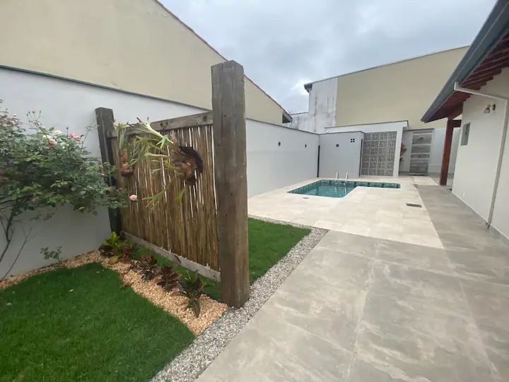 Casa Encantadora com Piscina e Churrasqueira