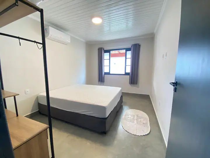 Casa Encantadora com Piscina e Churrasqueira