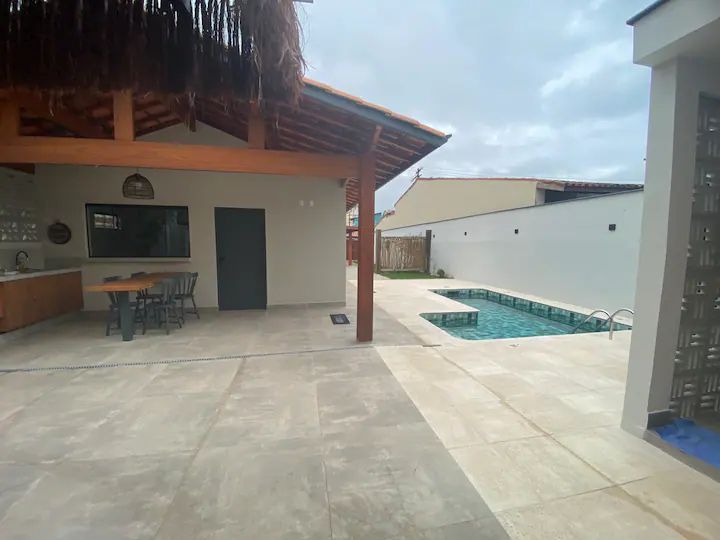 Casa Encantadora com Piscina e Churrasqueira