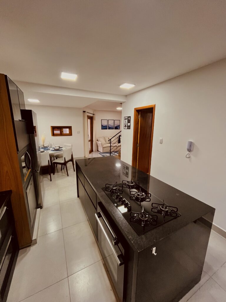 Cobertura Duplex, Ótima Localização, Vista para as Montanhas