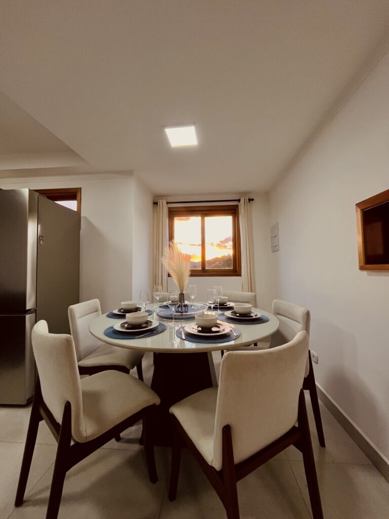 Cobertura Duplex, Ótima Localização, Vista para as Montanhas