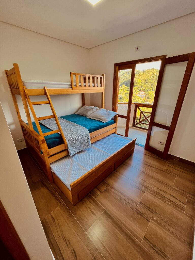 Cobertura Duplex, Ótima Localização, Vista para as Montanhas