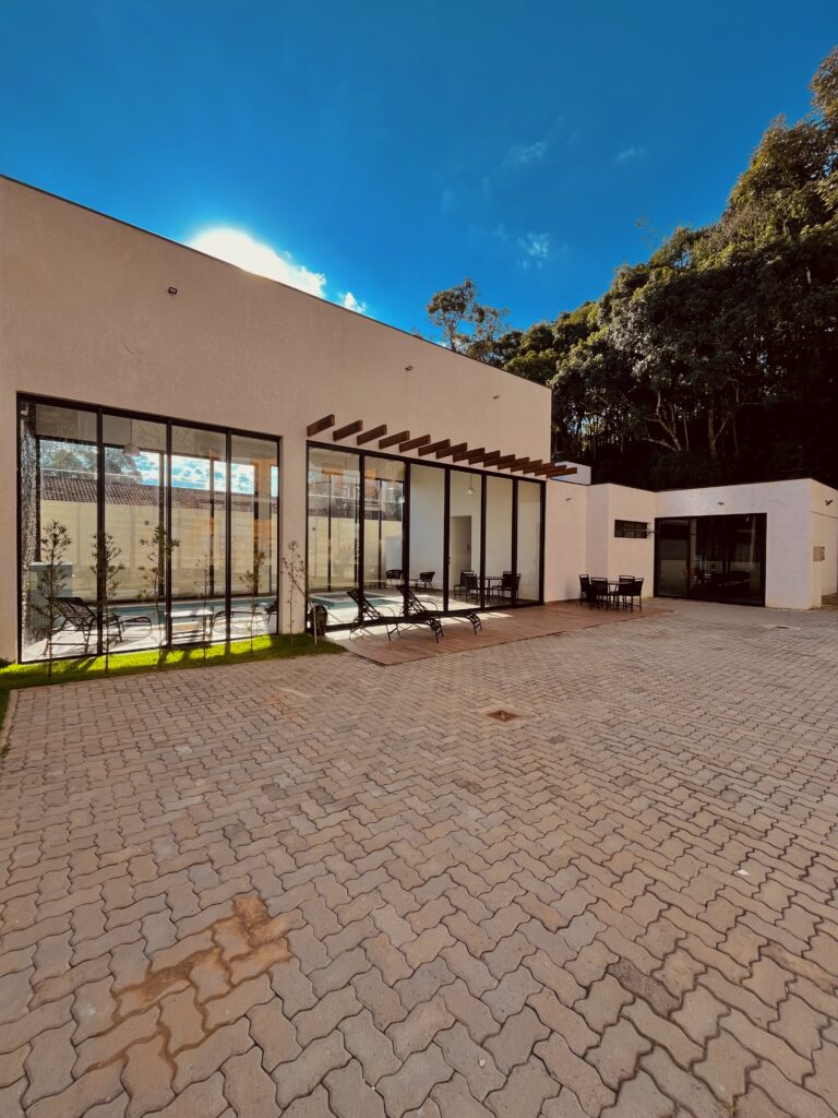 Cobertura Duplex, Ótima Localização, Vista para as Montanhas