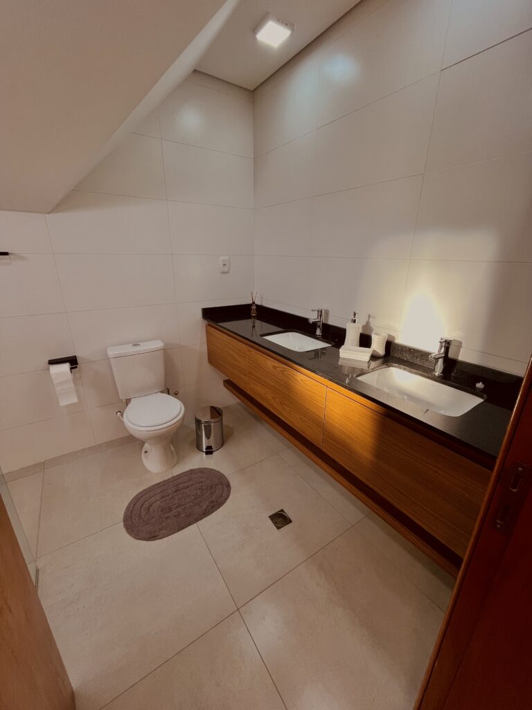 Cobertura Duplex, Ótima Localização, Vista para as Montanhas