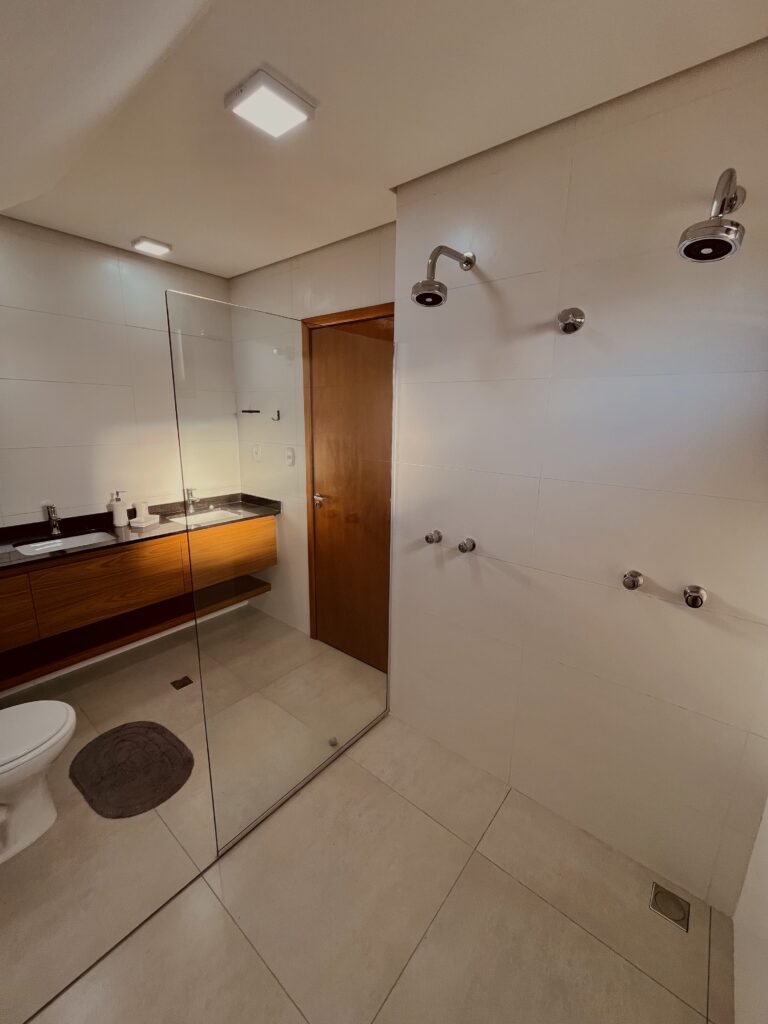 Cobertura Duplex, Ótima Localização, Vista para as Montanhas