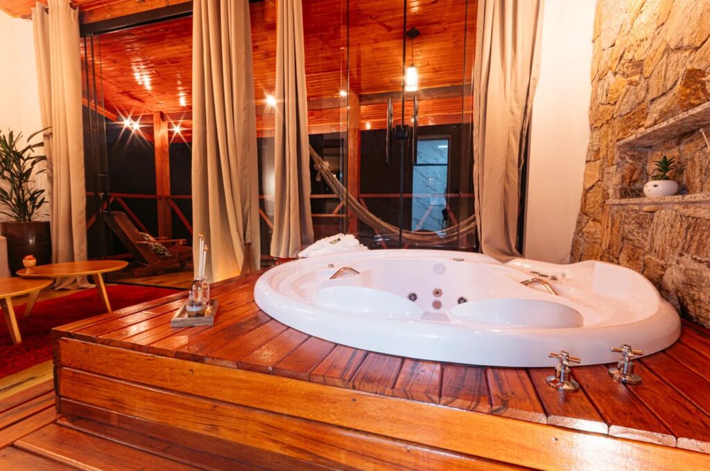 Chalé Neblina, Próximo a Região Central