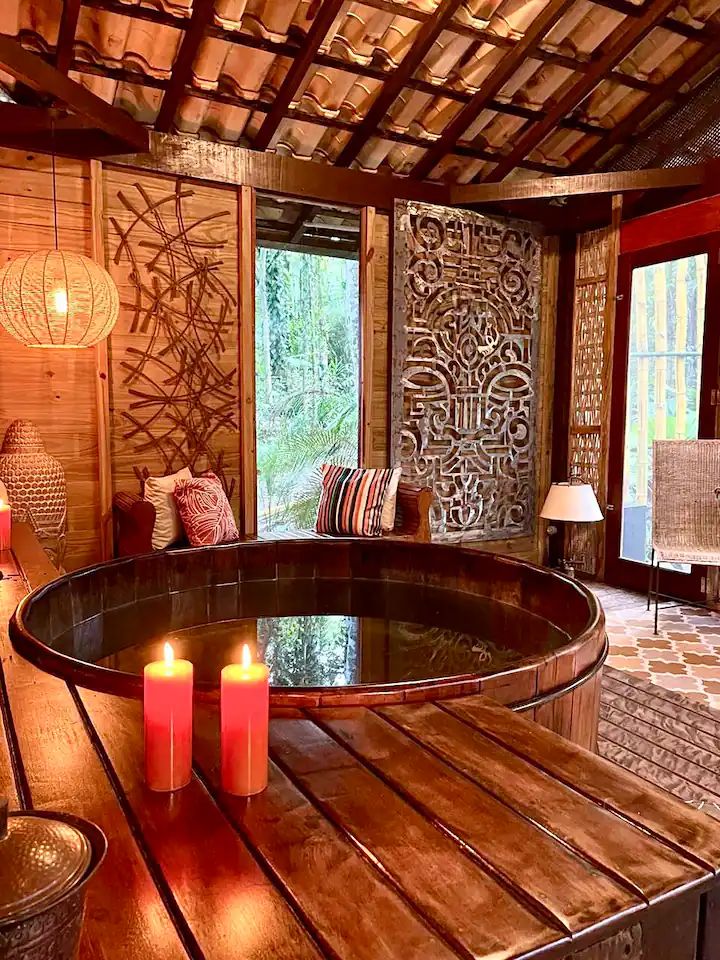 Cabana OM na beira do rio