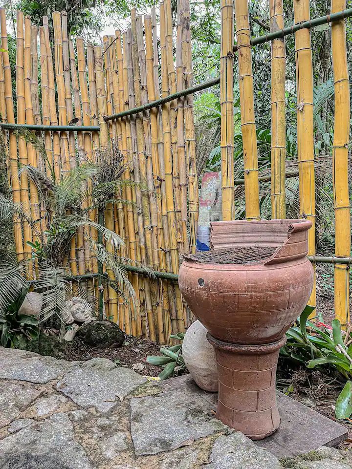 Cabana OM na beira do rio