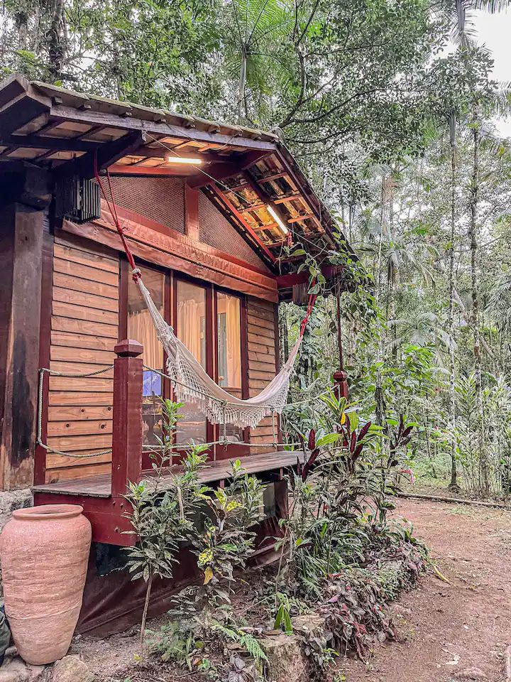 Cabana OM na beira do rio