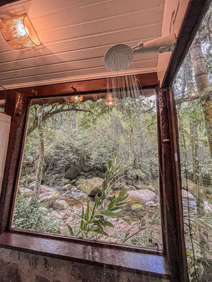 Cabana OM na beira do rio