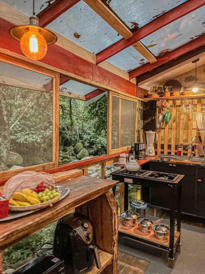 Cabana OM na beira do rio