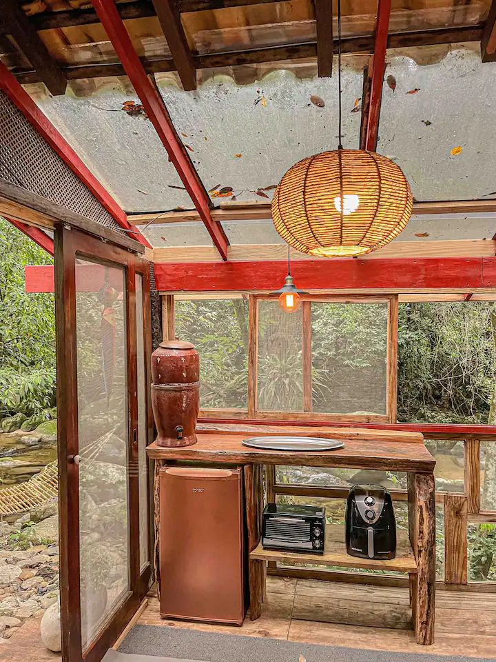 Cabana OM na beira do rio