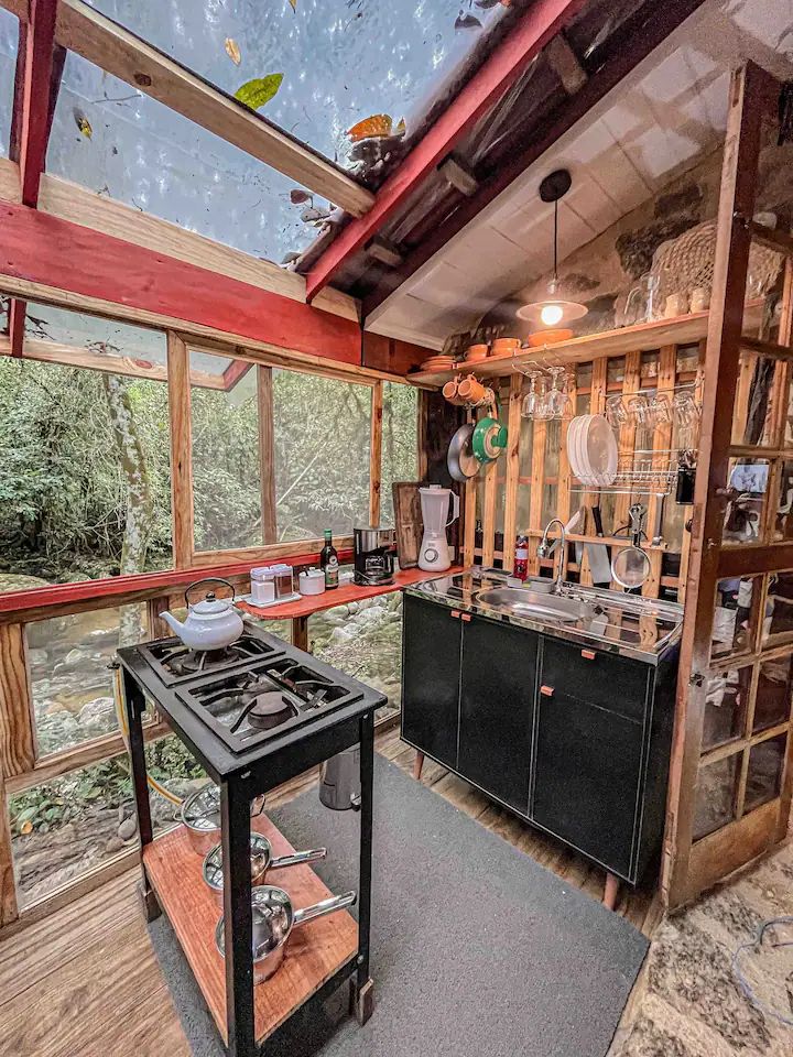 Cabana OM na beira do rio