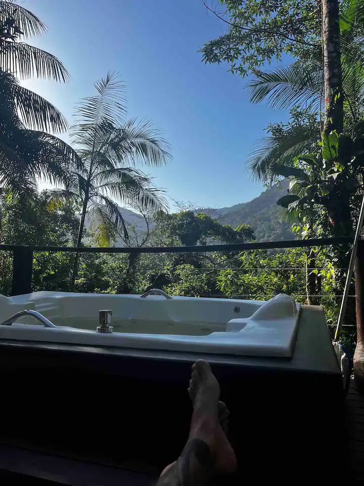 Chalé na Mata Atlântica Ubatuba com jacuzzi