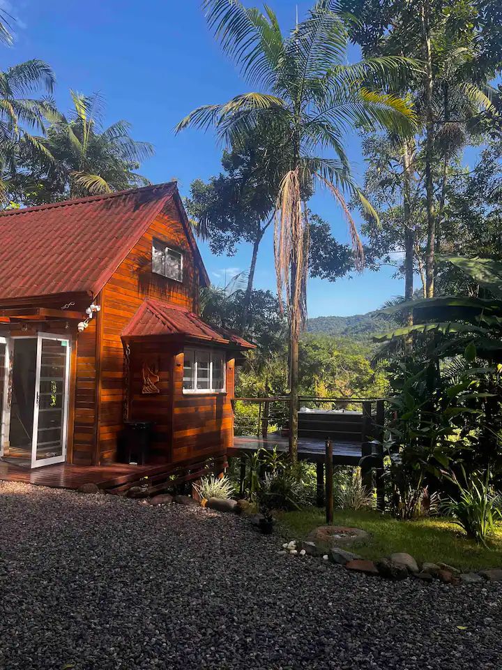 Chalé na Mata Atlântica Ubatuba com jacuzzi