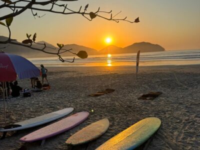 Conexão com o Mar, Aula de Surf ao Amanhecer